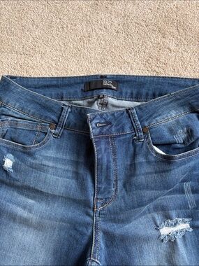 1822 Denim Women's Medium Blue Distressed Boyfriend Jeans